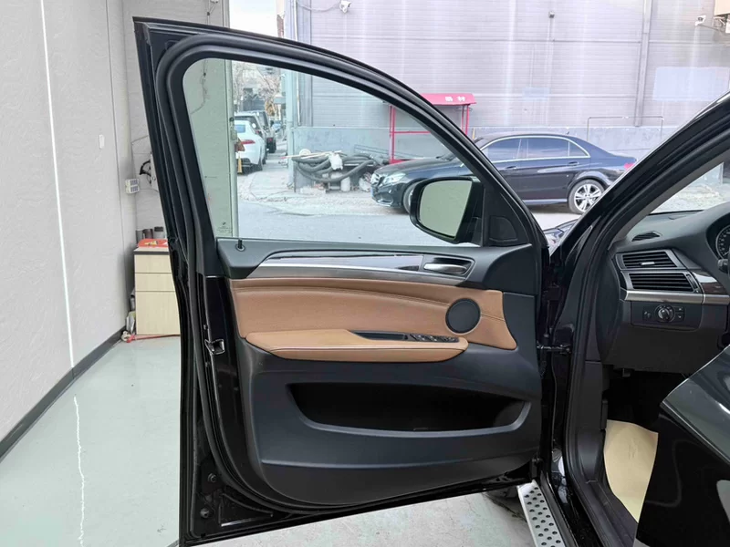 BMW X6 2012 изображение автомобиля #23