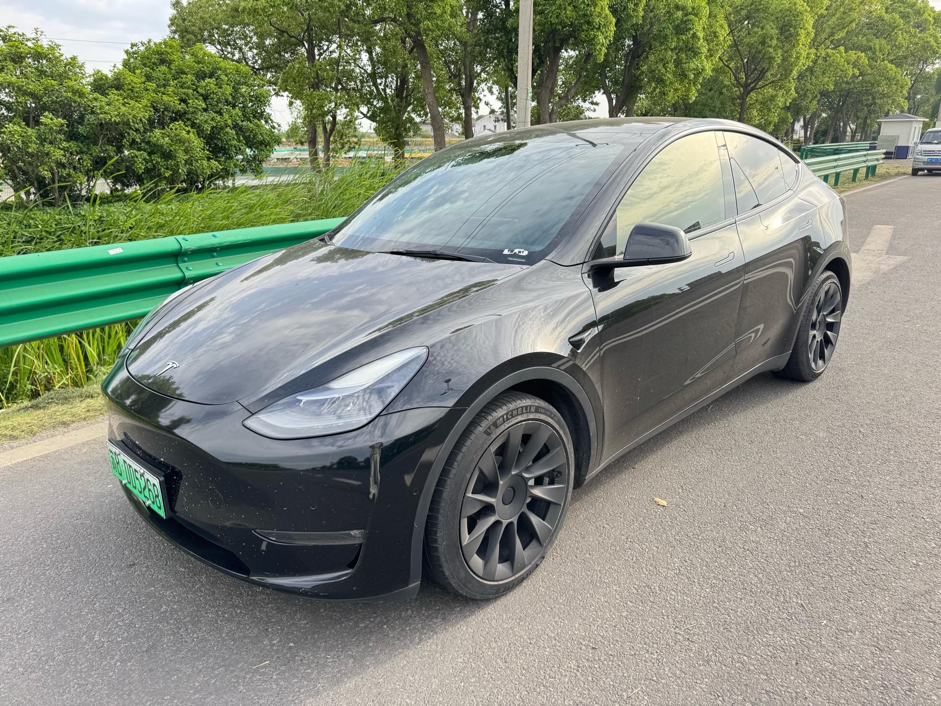 Tesla Model Y 2021 car image 