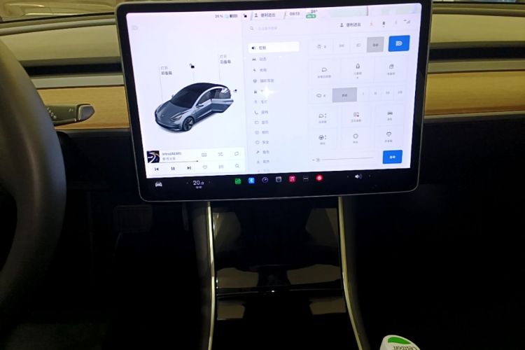 Tesla Model 3 2020 #13 Tesla Model 3 2020 car image #13
