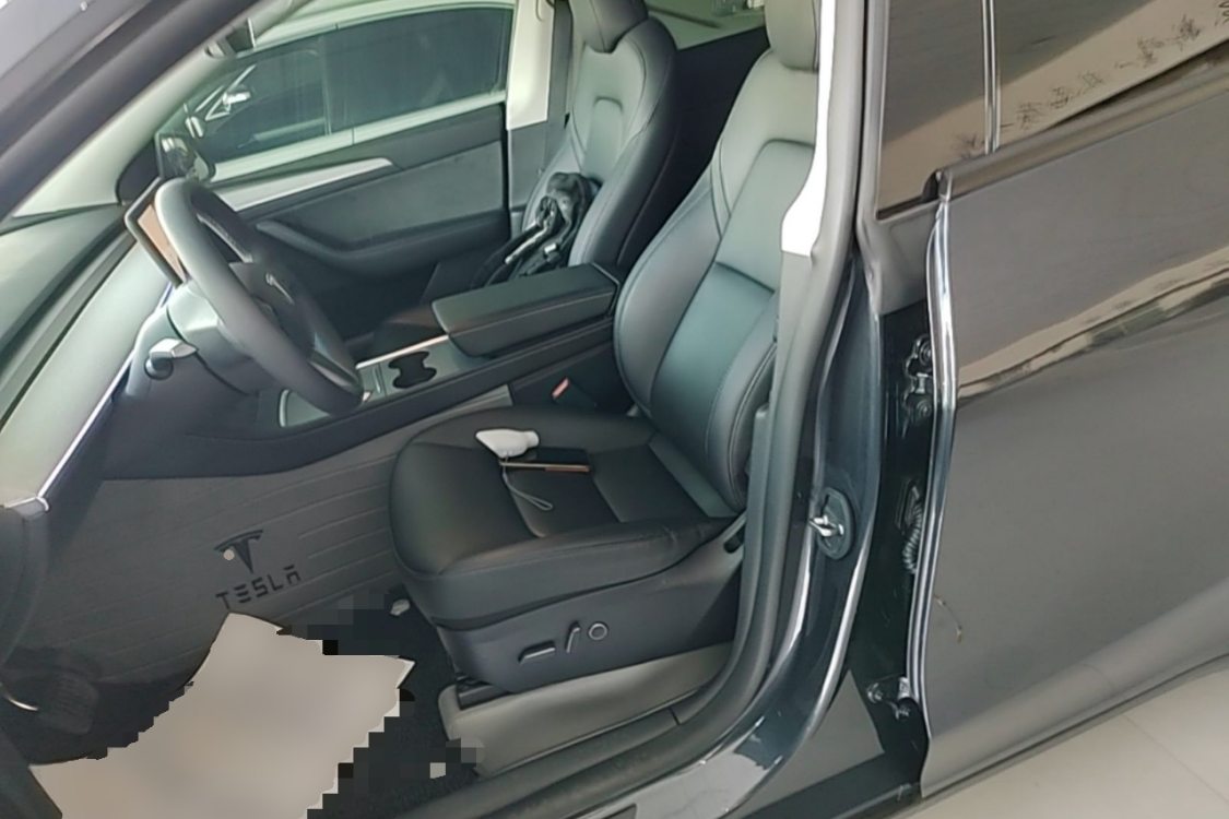 Tesla Model Y 2024 #12 Tesla Model Y 2024 car image #12