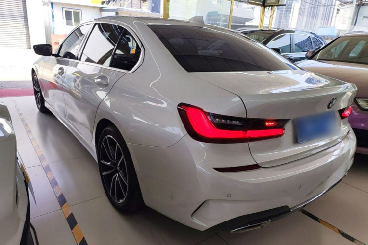 BMW 3 Series 2021 car image #7