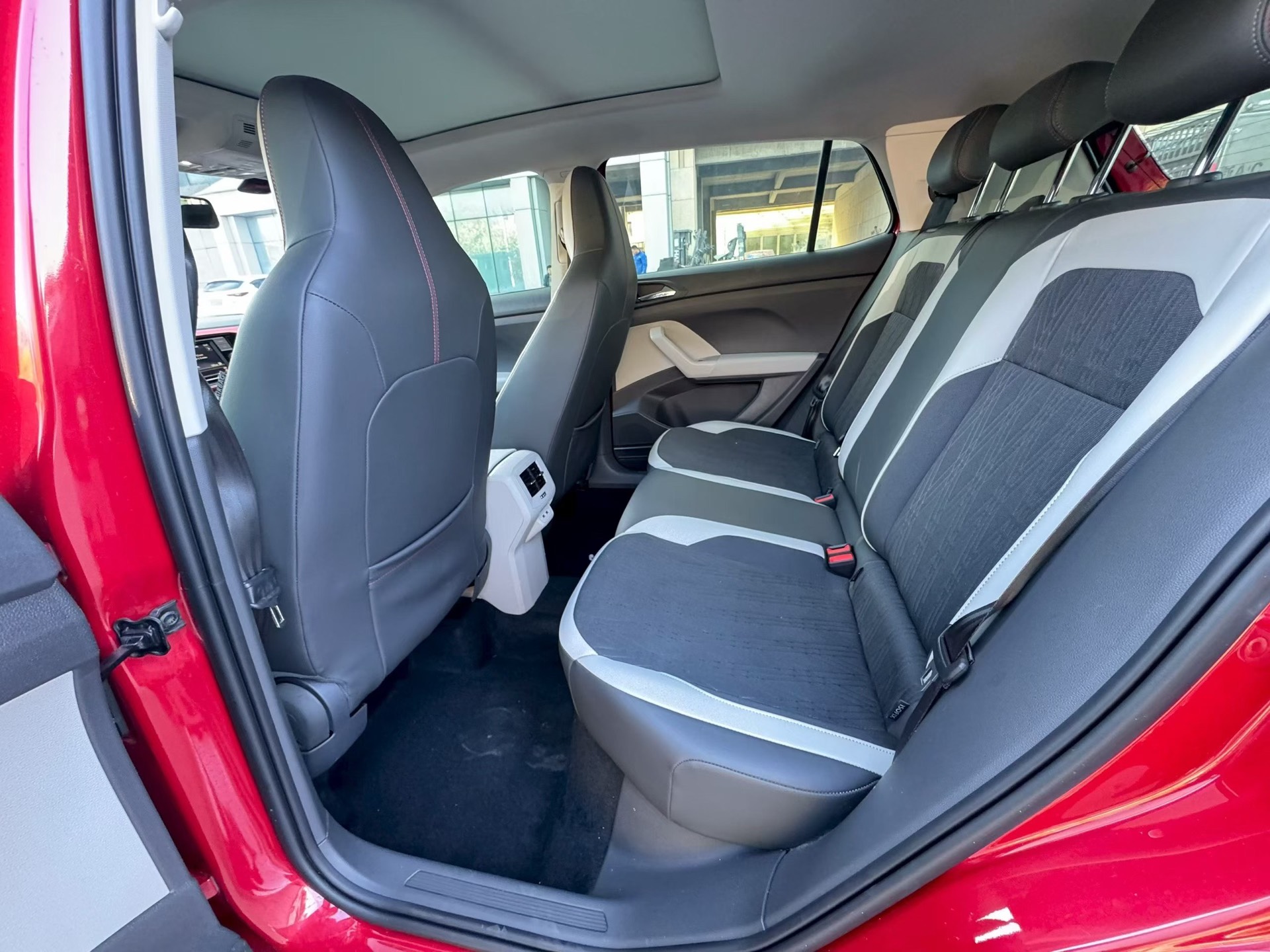 Volkswagen T-Cross 2019 #6 Volkswagen T-Cross 2019 car image #6