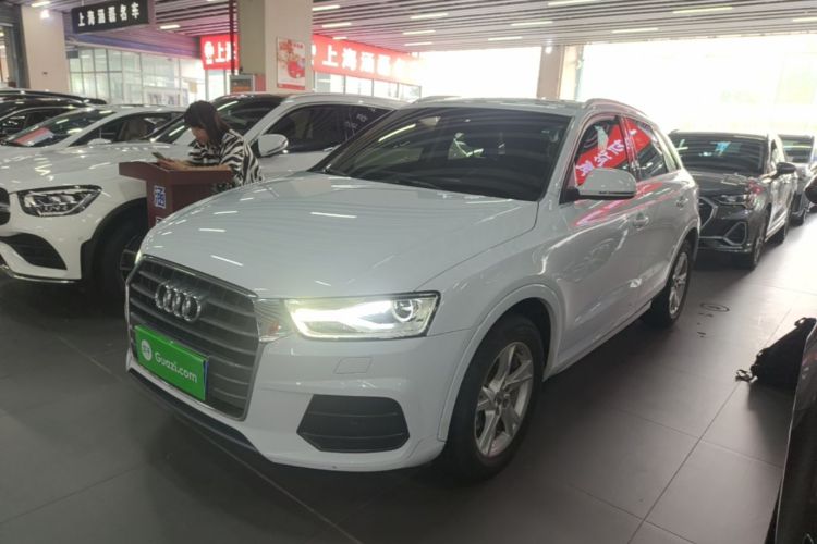 Audi Q3 2017 car image #2