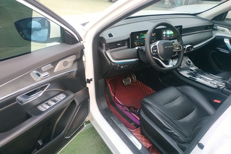 Jetour X70 PLUS 2022 car image #12