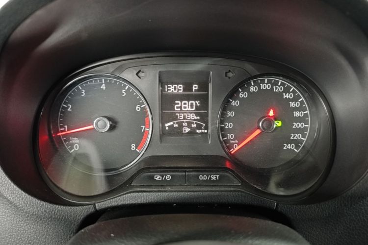 Volkswagen Polo 2017 car image #16