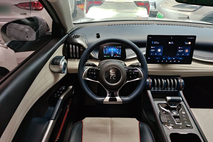 BYD Yuan Plus 2023 immagine di auto #11