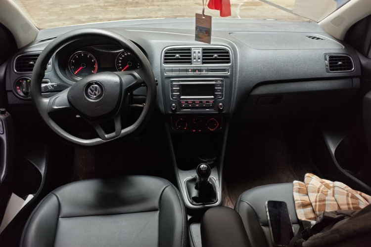Volkswagen Polo 2015 #10 Volkswagen Polo 2015 car image #10