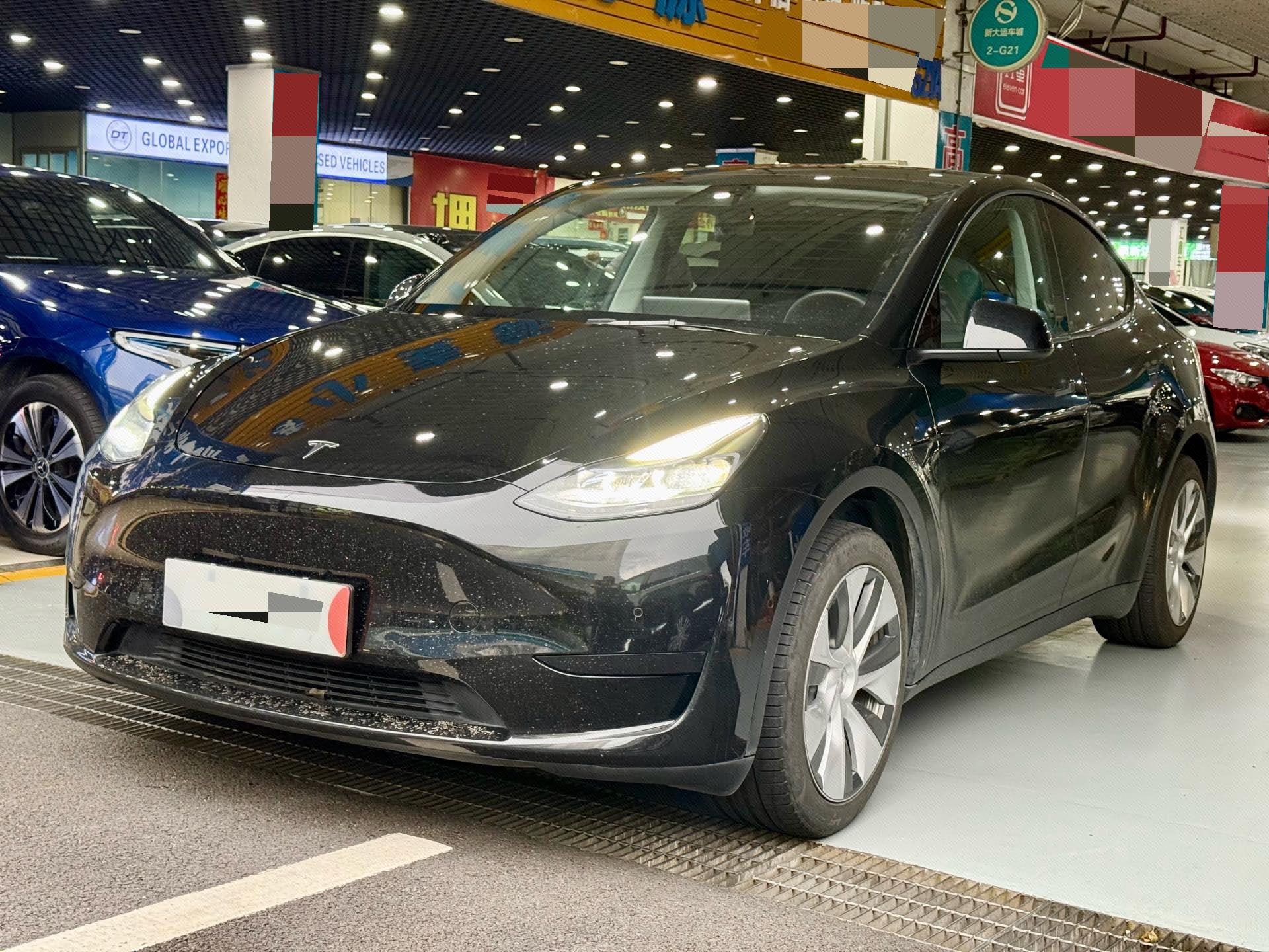Tesla Model Y 2023 car image 