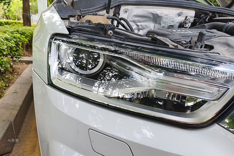 Audi Q3 2017 car image #8