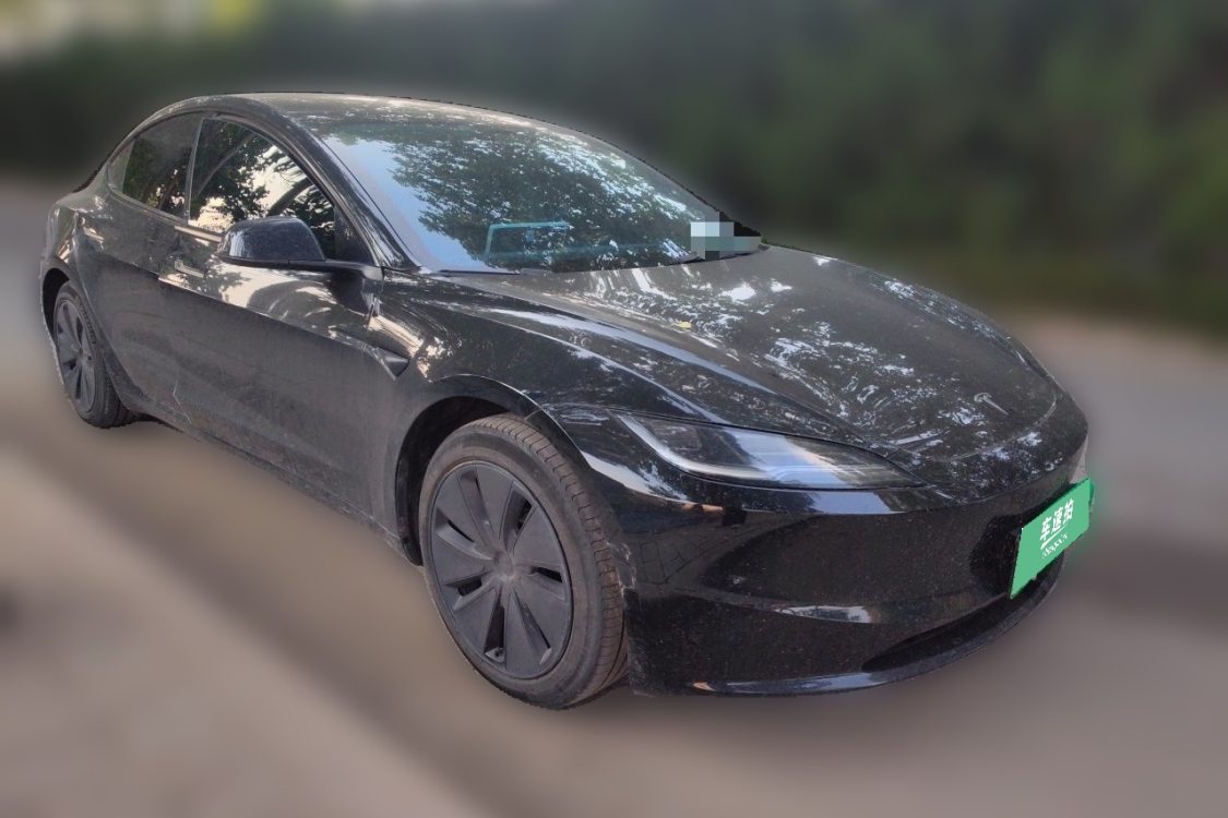 Tesla Model 3 2023 car image #2