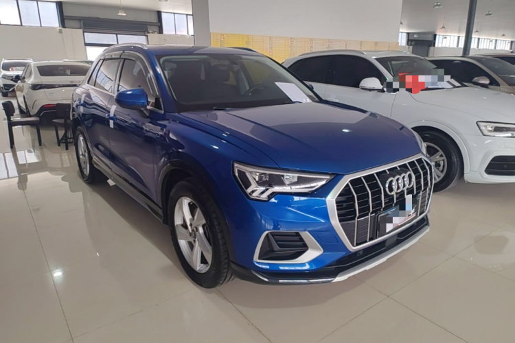 Audi Q3 2019 car image #4
