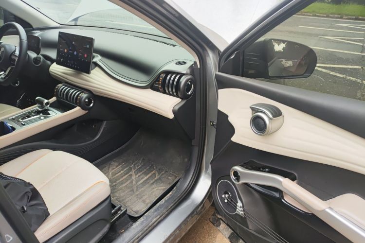 BYD Yuan Plus 2023 immagine di auto #27