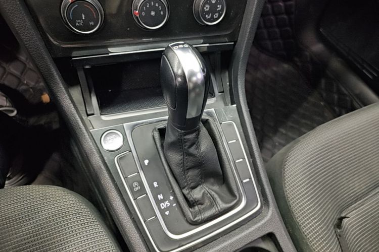 Volkswagen Golf 2020 #14 Volkswagen Golf 2020 изображение автомобиля #14