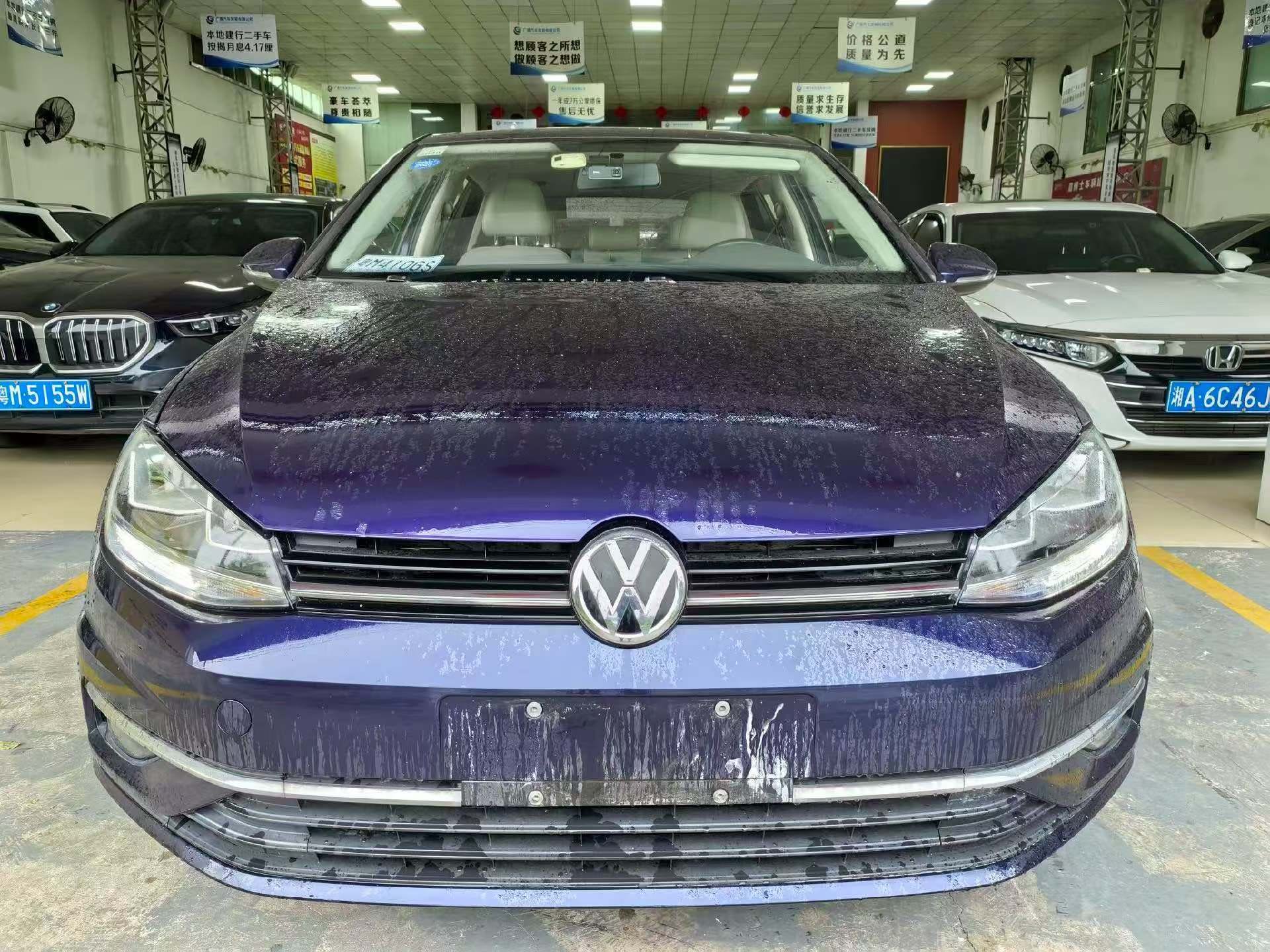 Volkswagen Golf 2018 car image #2