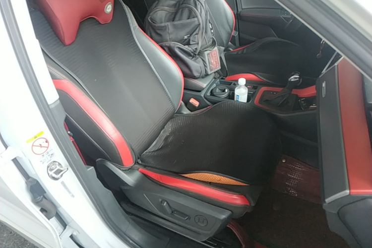 Audi Q3 2020 car image #24