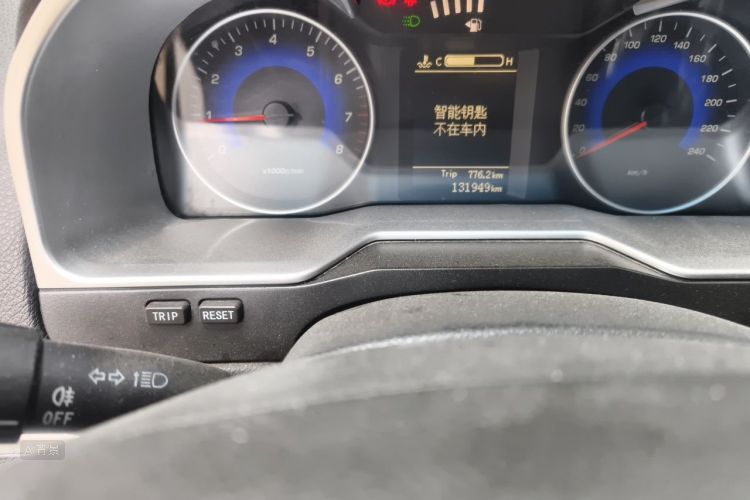 GEELY Emgrand 2015 car image #14