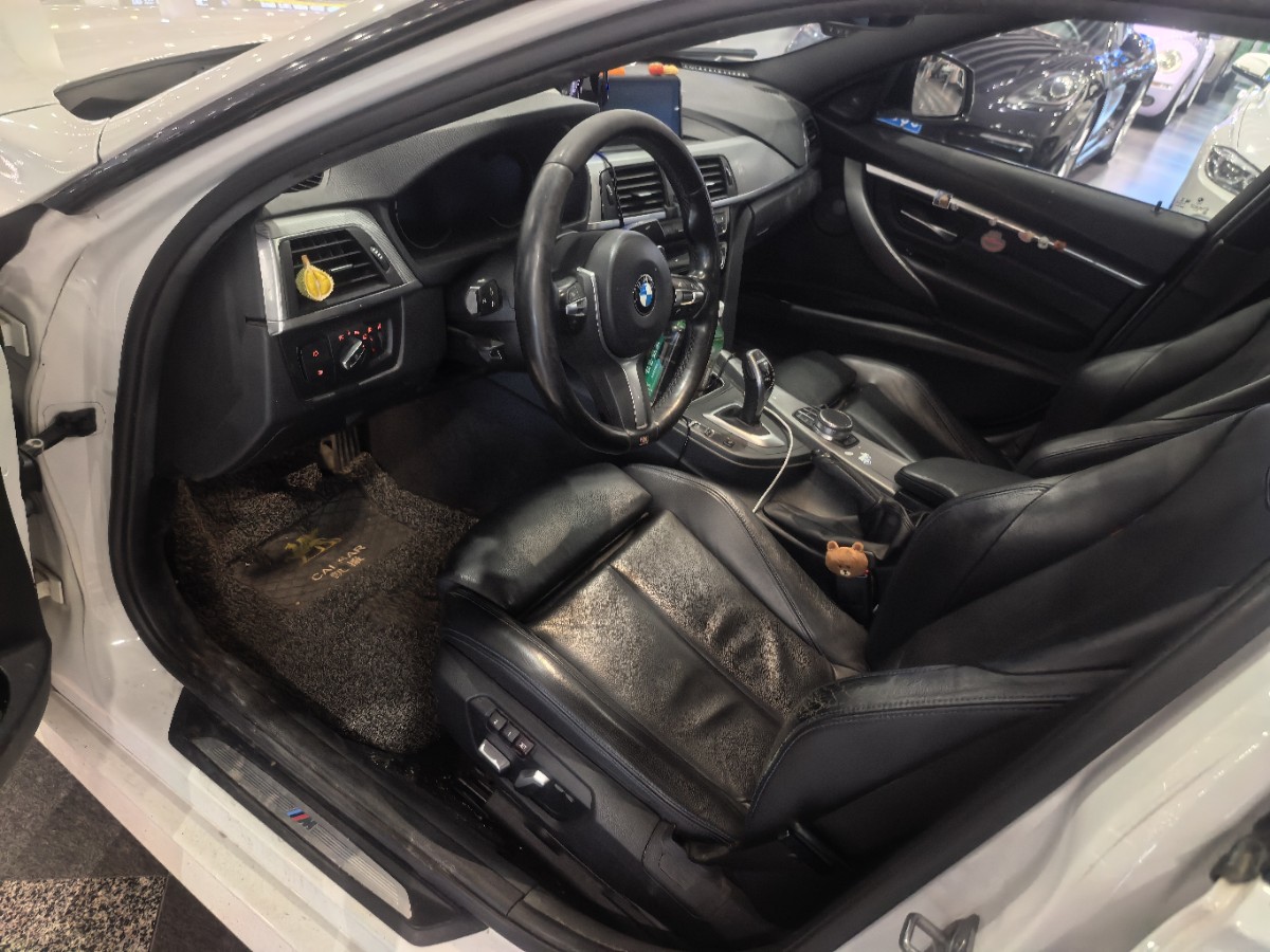 BMW 3 Series 2018 car image #3