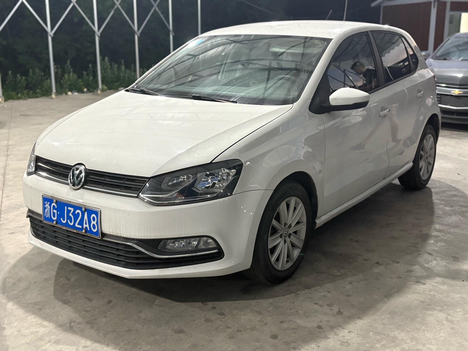 Volkswagen Polo 2015 Volkswagen Polo 2015 car image