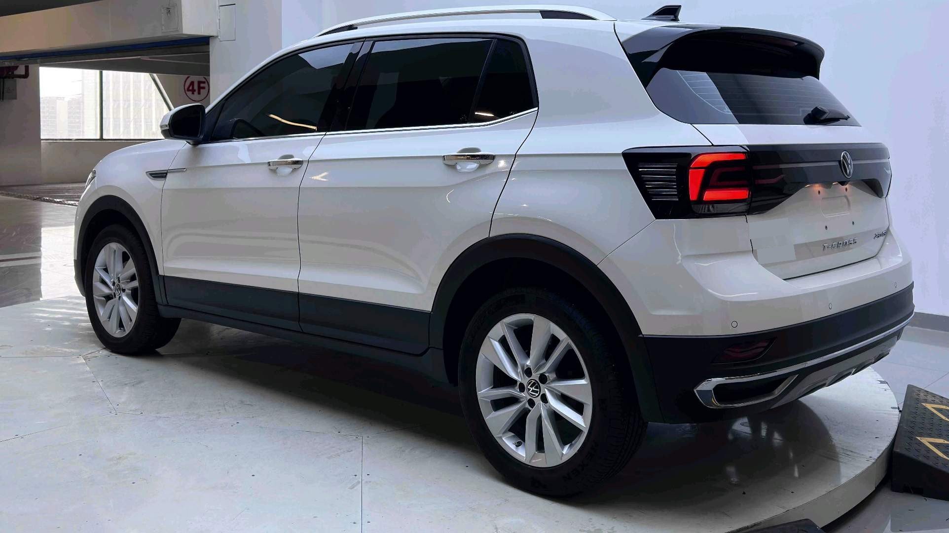 Volkswagen T-Cross 2022 #4 Volkswagen T-Cross 2022 car image #4