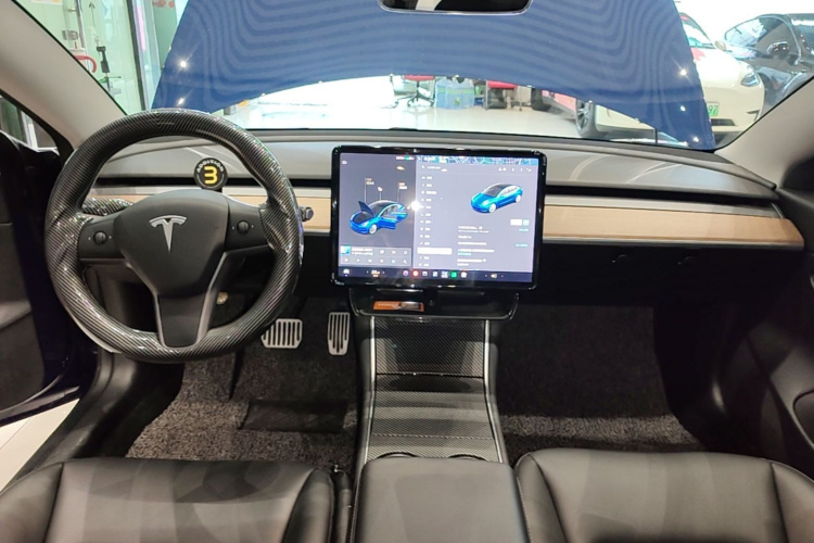Tesla Model 3 2020 car image #11