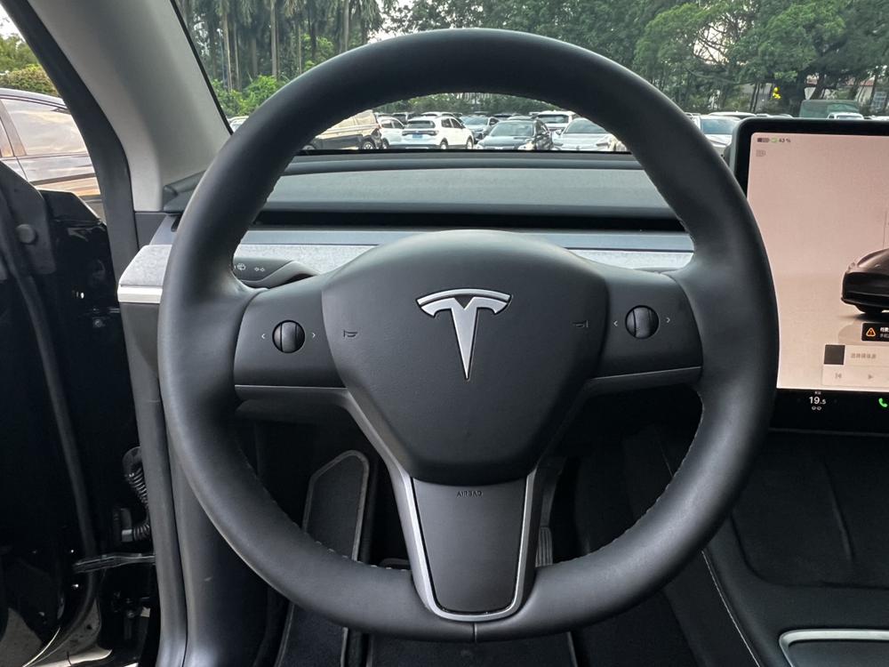 Tesla Model Y 2023 #22 Tesla Model Y 2023 car image #22