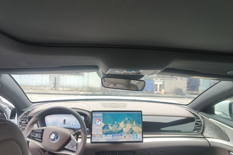 BYD Han 2022 car image #18