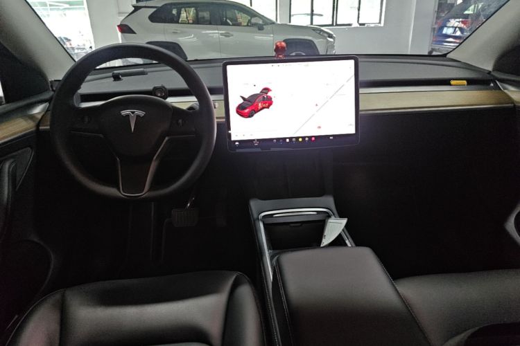 Tesla Model Y 2021 #10 Tesla Model Y 2021 car image #10