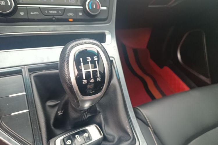 GEELY Emgrand 2019 #14 GEELY Emgrand 2019 car image #14