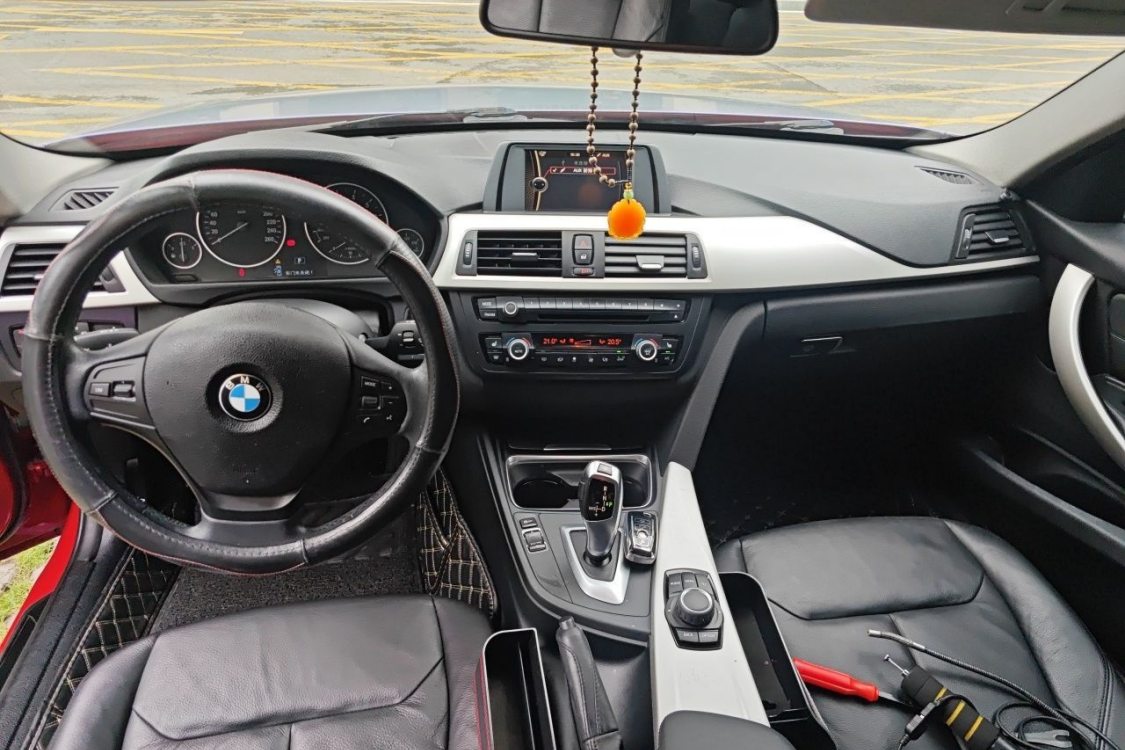 BMW 3 Series 2013 car image #23