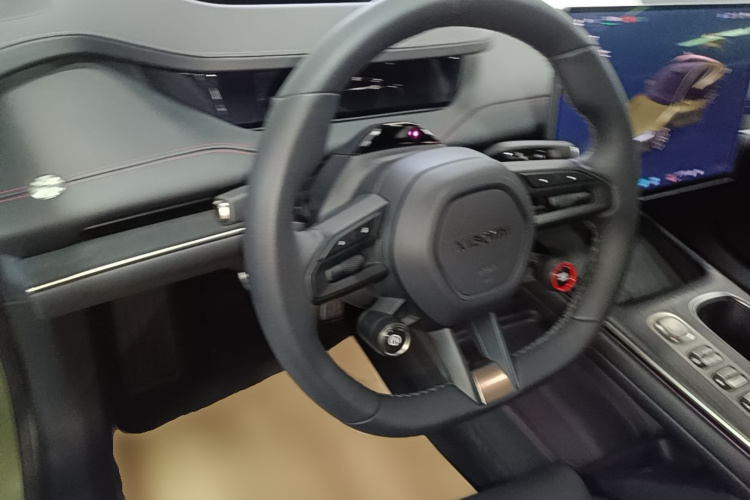 MI SU7 2024 immagine di auto #11