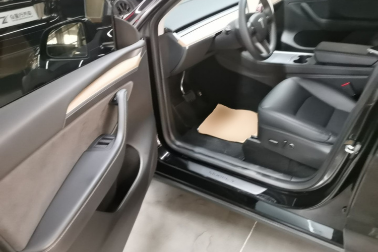 Tesla Model Y 2022 #12 Tesla Model Y 2022 car image #12