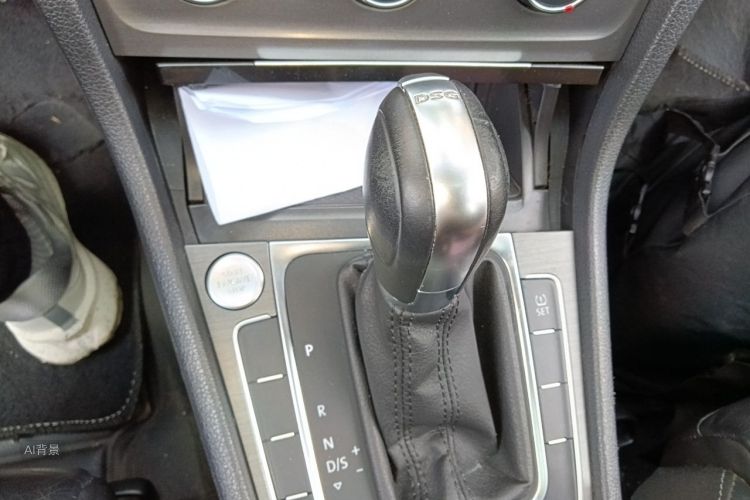 Volkswagen Golf 2015 car image #16