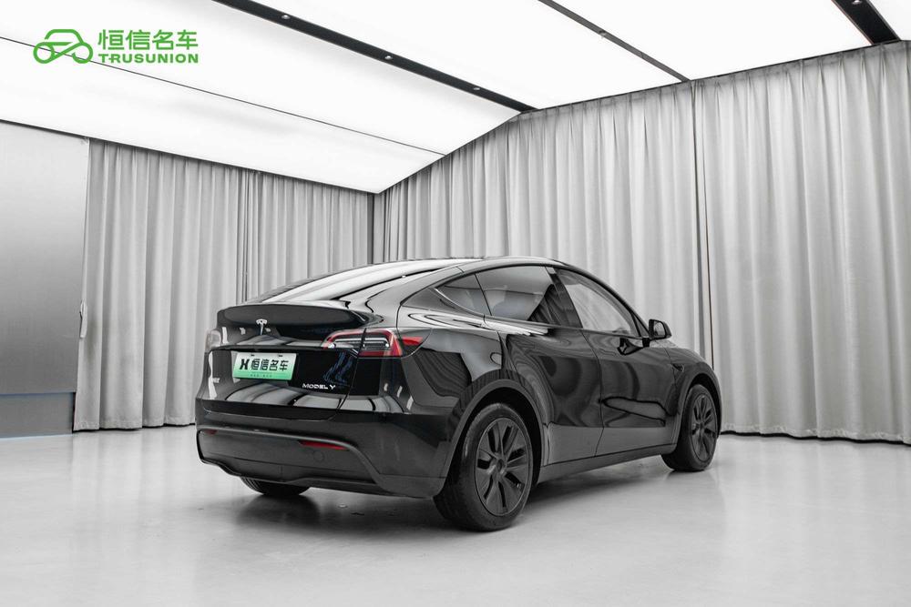 2023 car image #6