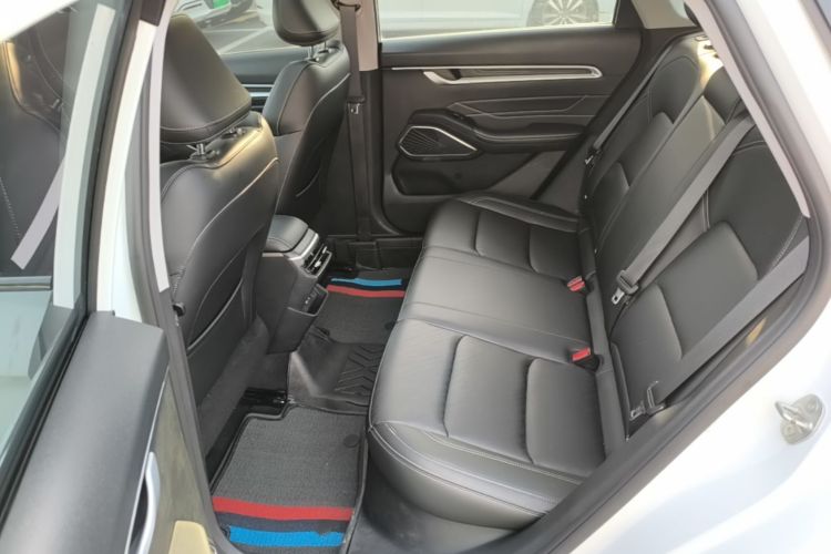 GEELY Emgrand 2024 #13 GEELY Emgrand 2024 car image #13