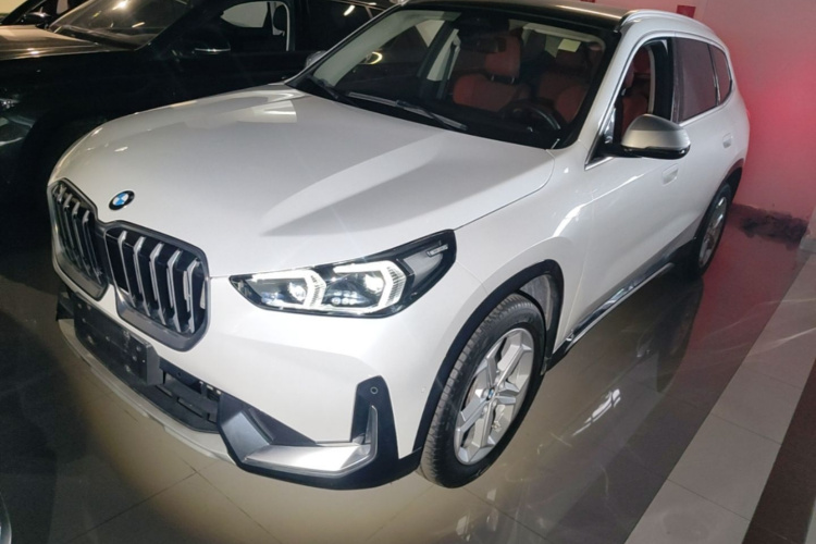 BMW X1 2023 car image #2