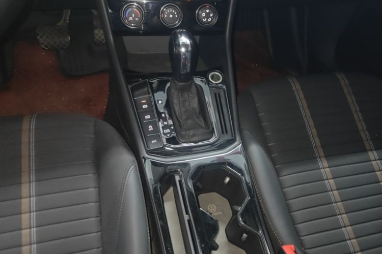 Volkswagen Lavida 2019 car image #14