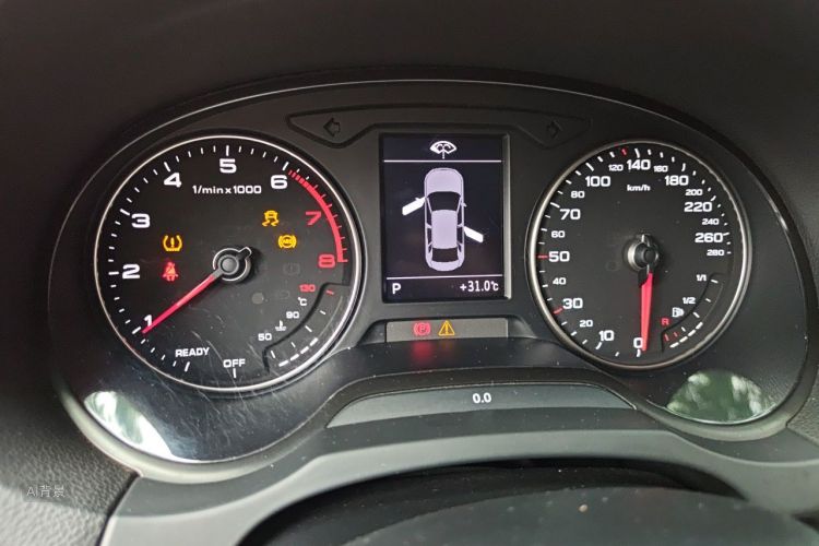 Audi A3 2018 car image #13