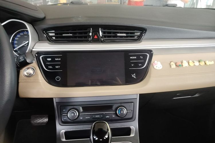 GEELY Emgrand 2018 #13 GEELY Emgrand 2018 car image #13