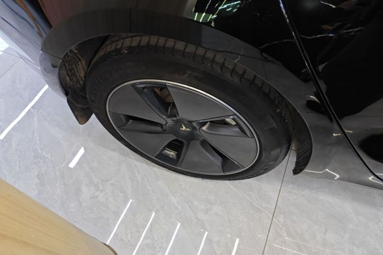 Tesla Model 3 2023 car image #10