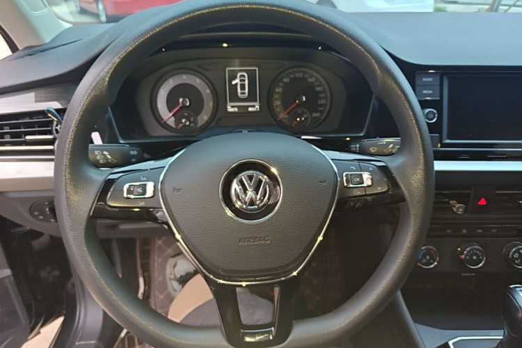 Volkswagen Lavida 2019 #11 Volkswagen Lavida 2019 car image #11