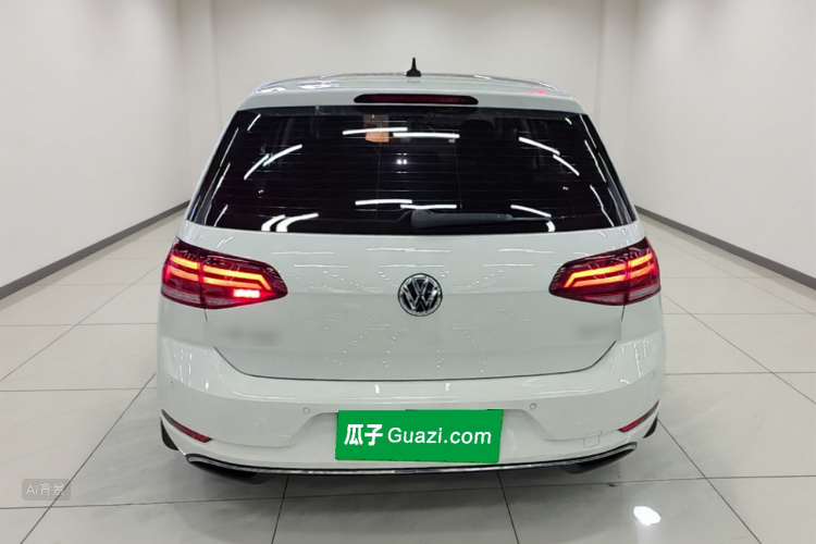 Volkswagen Golf 2019 car image #6