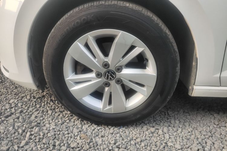 Volkswagen Polo 2021 صورة سيارة #9