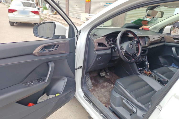 Volkswagen Tharu 2019 car image #13