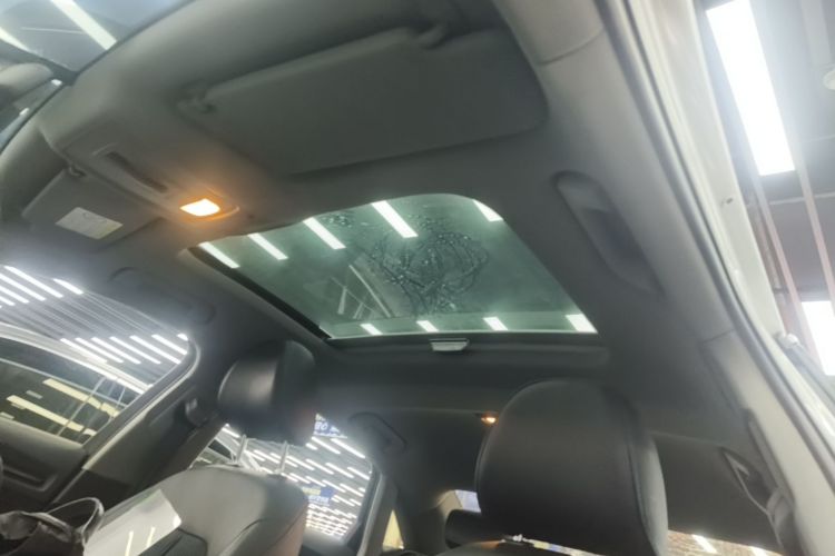 Audi A3 2018 car image #18
