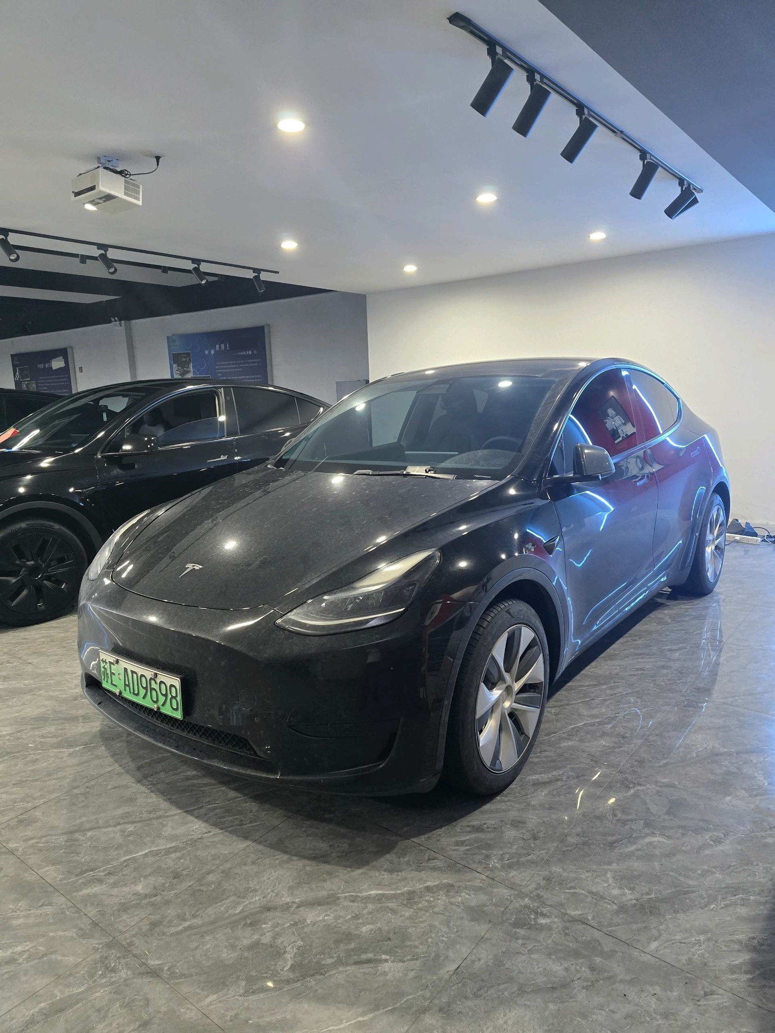Tesla Model Y 2022 Tesla Model Y 2022 car image