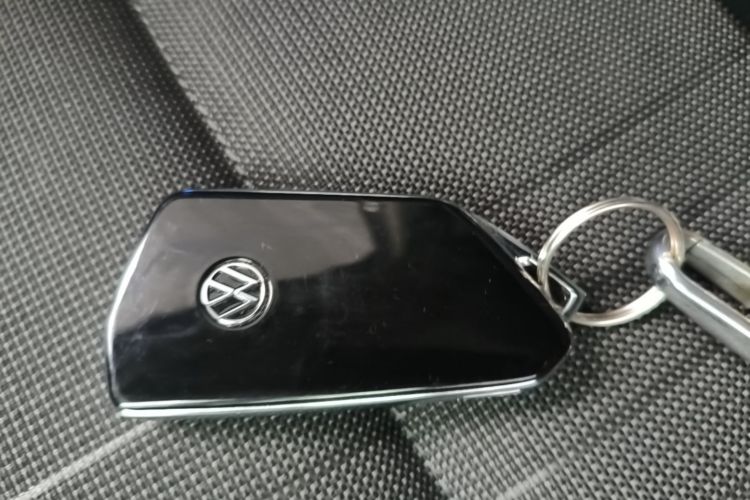 Volkswagen Golf 2021 car image #9