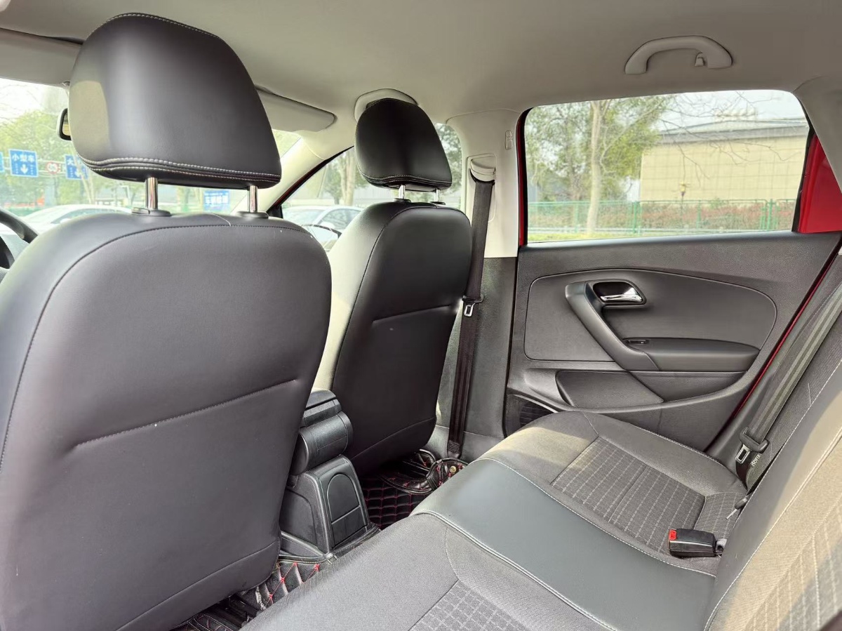 Volkswagen Polo 2015 #9 Volkswagen Polo 2015 изображение автомобиля #9