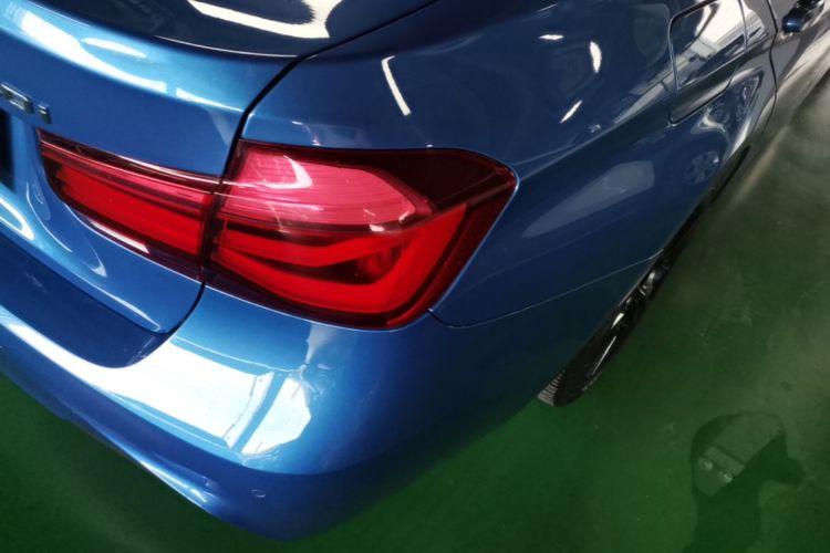 BMW 3 Series 2019 car image #8