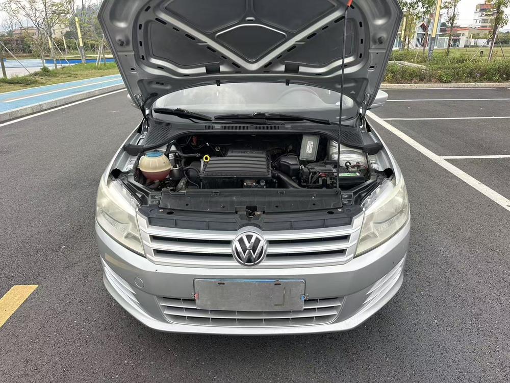 Volkswagen Santana 2013 car image #9