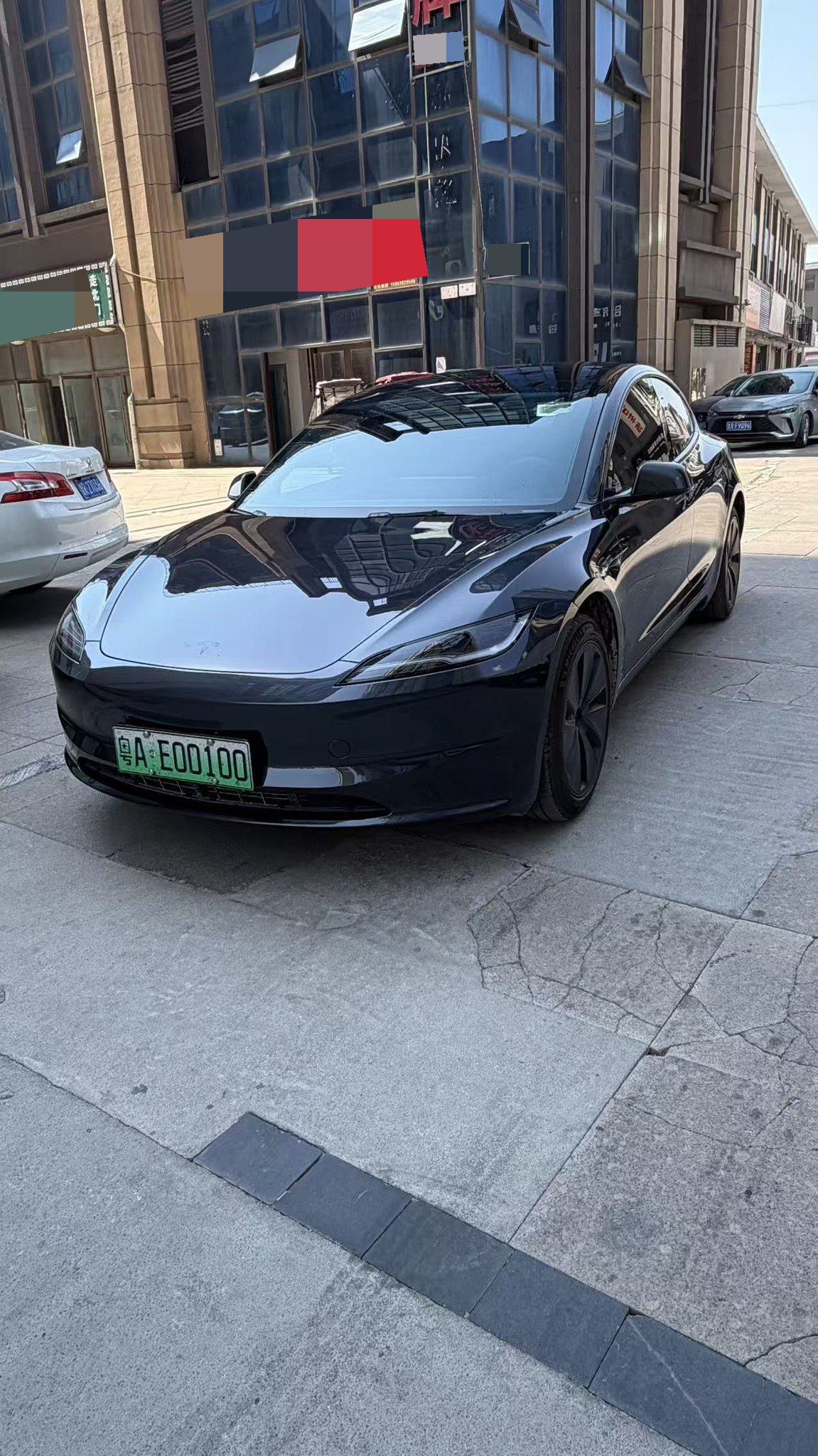 Tesla Model 3 2024 immagine di auto 